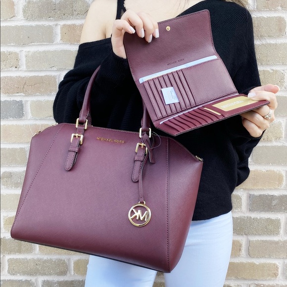 BUNDLE Michael Kors Large Satchel + wallet SALE‼️ - Picture 5 of 7